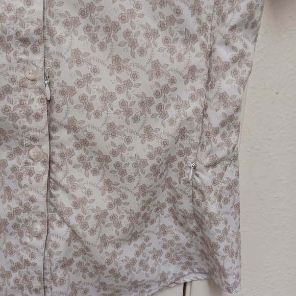 REI Women's Button Down Sahara Shirt - Picture 2 of 12